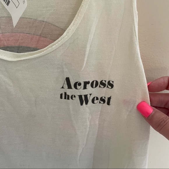 Project Social T Urban Outfitters Across the West
American Road trip graphic T - Picture 12 of 12